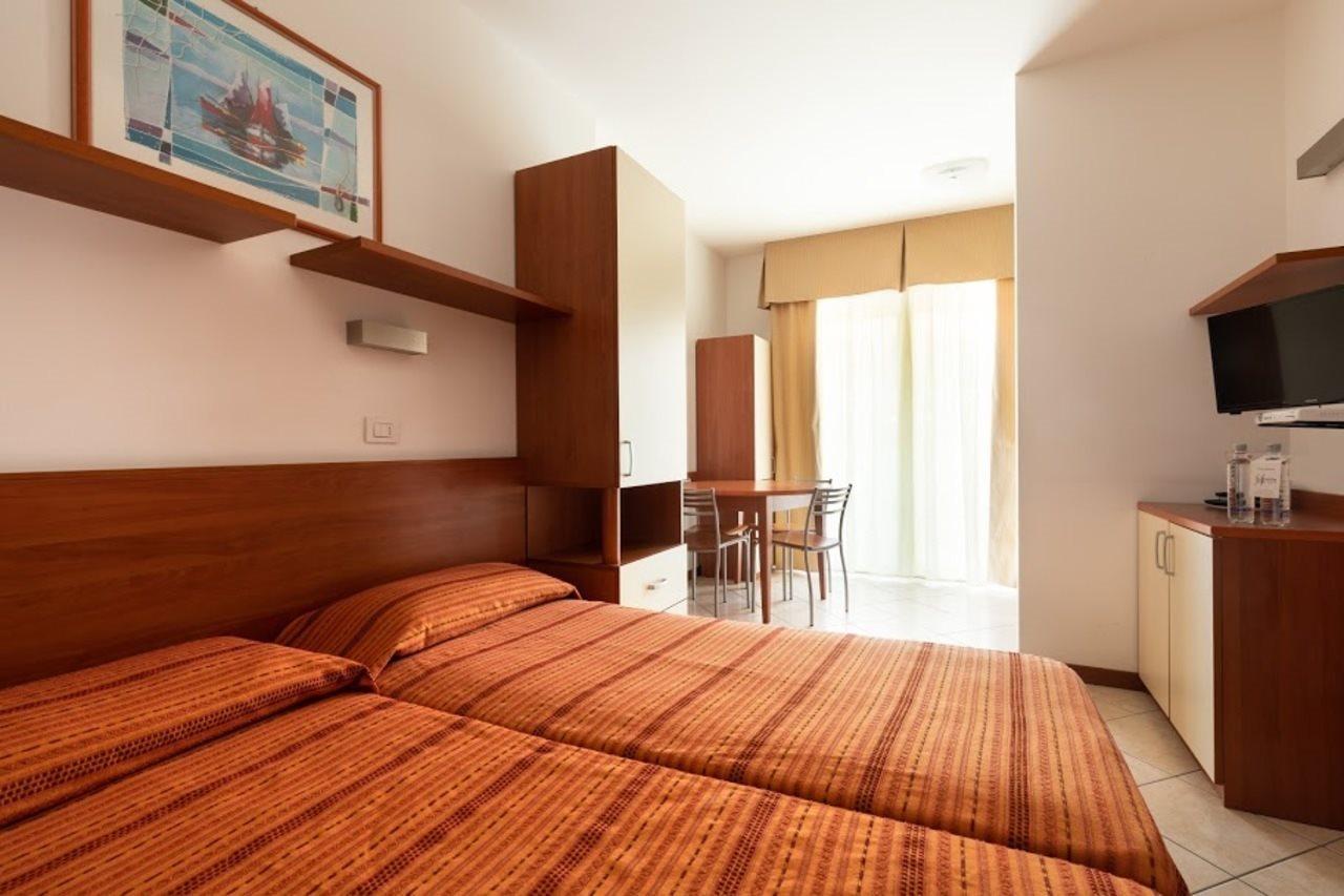 Hotel Sheila リド・ディ・イエゾロ エクステリア 写真