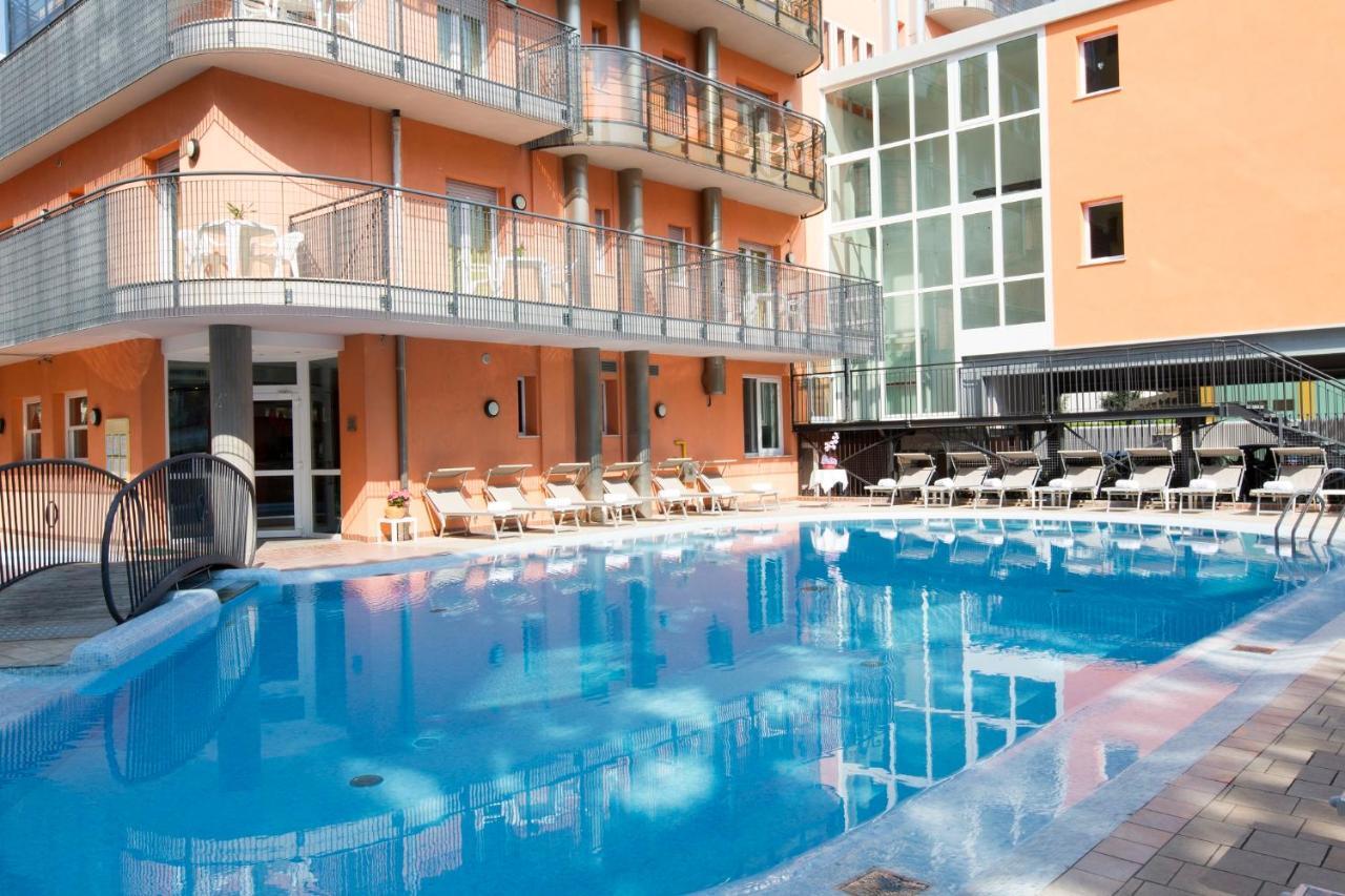Hotel Sheila リド・ディ・イエゾロ エクステリア 写真